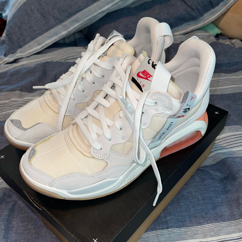 Jordan MA2 Future Beginnings LIKE NEW
